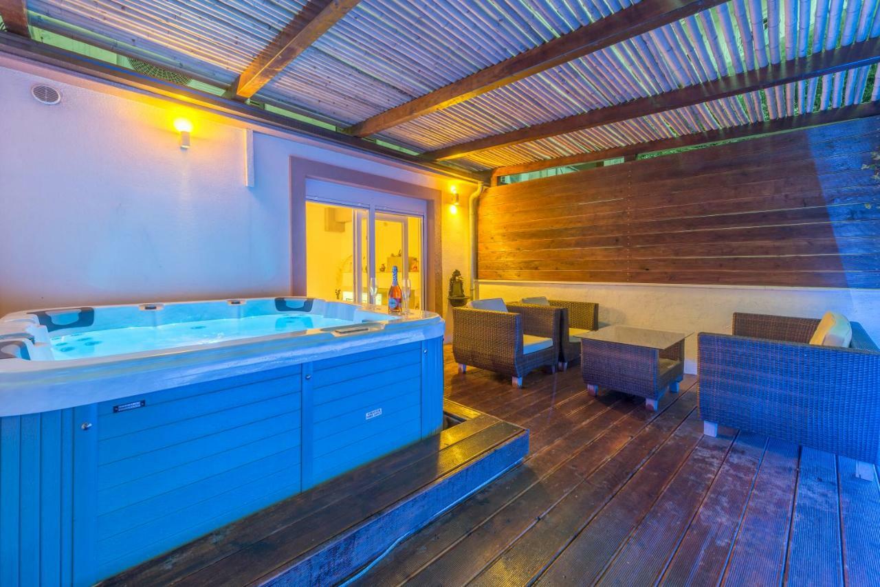 Alena Luxury Apartment With Jacuzzi Сплит Экстерьер фото